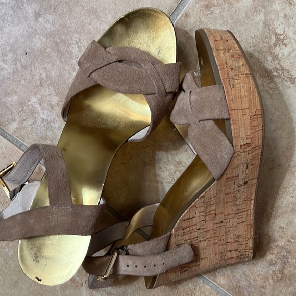 Michael kors wedges - Picture 3 of 5